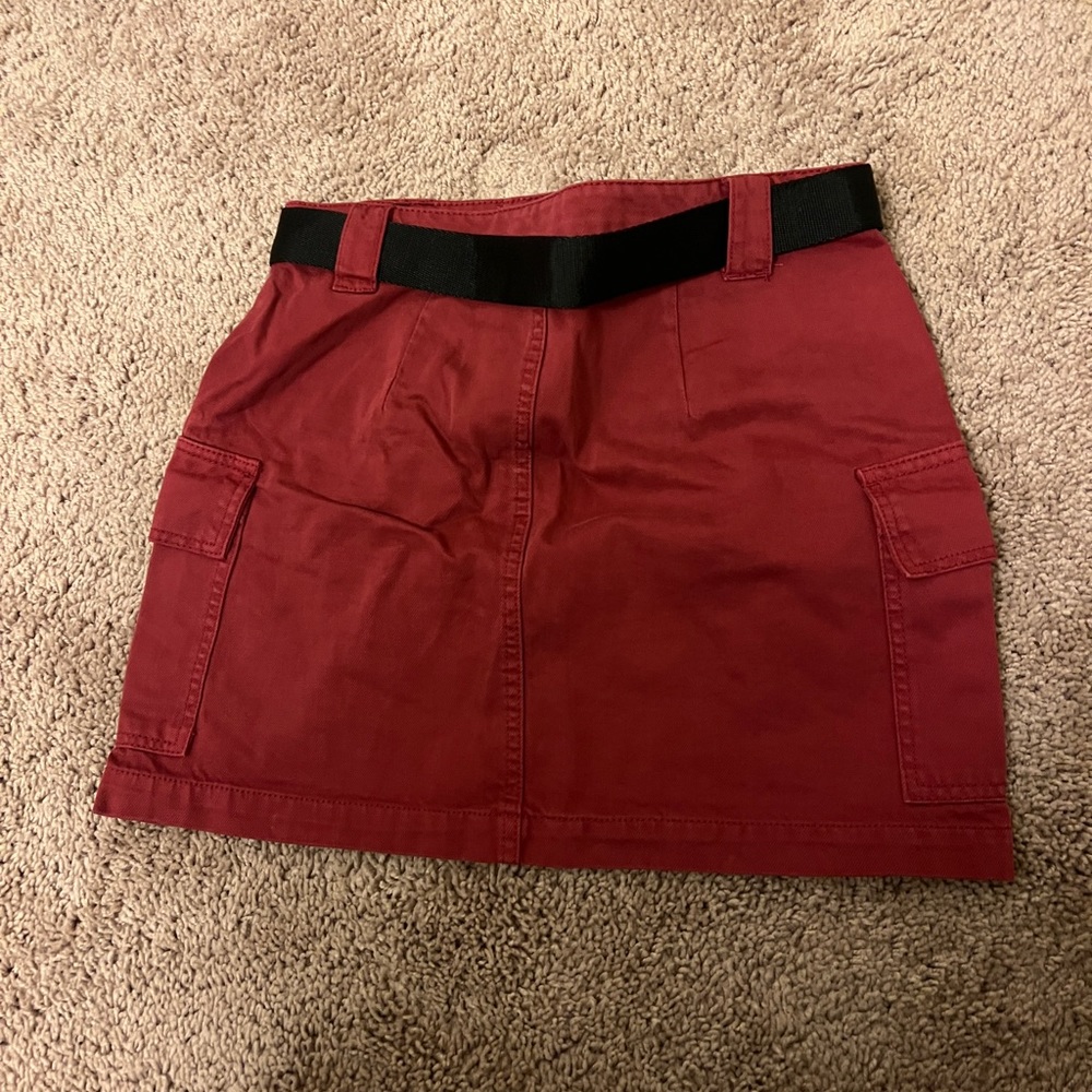 Red mini skirt - Picture 2 of 3